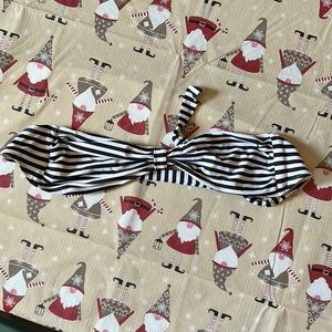 Strapless swimsuit top